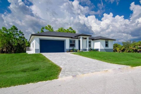 Villa ou maison à Port Charlotte, Floride 4 chambres, 167.5 m2 № 2437286