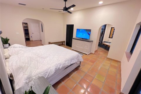 House in Miami, Florida 3 bedrooms, 210.42 sq.m. № 1978513 - photo 23