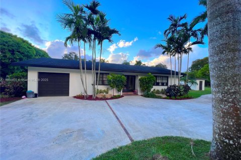 House in Miami, Florida 3 bedrooms, 210.42 sq.m. № 1978513 - photo 28