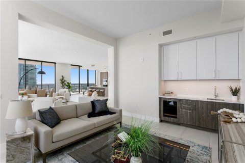 Condo in Saint Petersburg, Florida, 3 bedrooms № 2393672 - photo 17