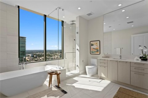 Condo in Saint Petersburg, Florida, 3 bedrooms № 2393672 - photo 22