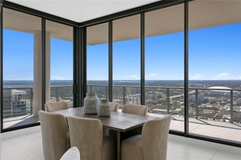 Condo in Saint Petersburg, Florida, 3 bedrooms № 2393672 - photo 11