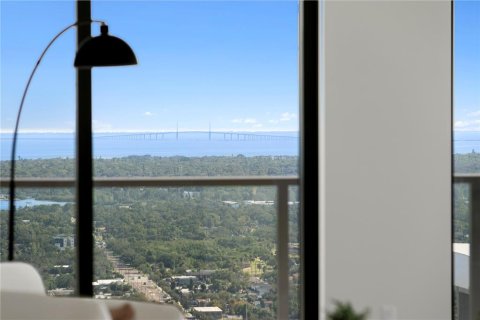 Condo in Saint Petersburg, Florida, 3 bedrooms № 2393672 - photo 10