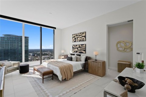 Condo in Saint Petersburg, Florida, 3 bedrooms № 2393672 - photo 4