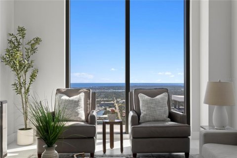 Condo in Saint Petersburg, Florida, 3 bedrooms № 2393672 - photo 19