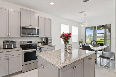 House in Kissimmee, Florida 4 bedrooms, 196.95 sq.m. № 1572449 - photo 12