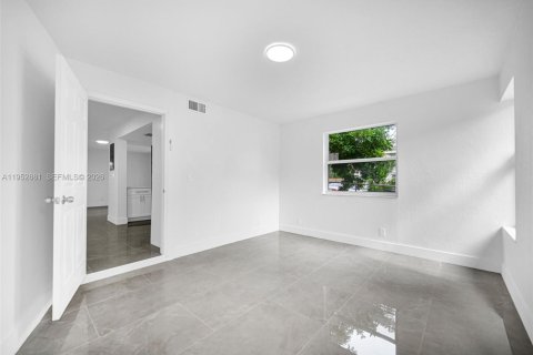 Купить таунхаус в Норт-Лодердейл, Флорида 4 спальни, 150.5м2, № 2007722 - фото 19