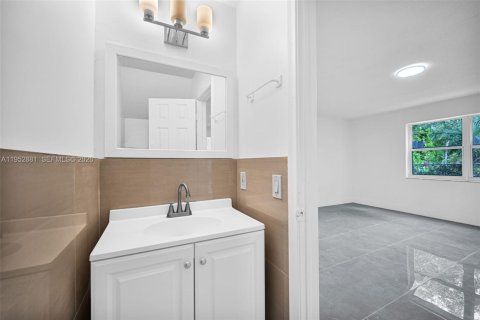 Купить таунхаус в Норт-Лодердейл, Флорида 4 спальни, 150.5м2, № 2007722 - фото 21