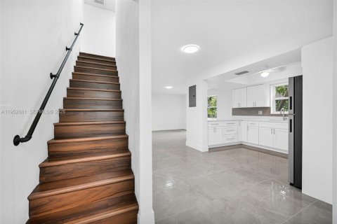 Купить таунхаус в Норт-Лодердейл, Флорида 4 спальни, 150.5м2, № 2007722 - фото 3