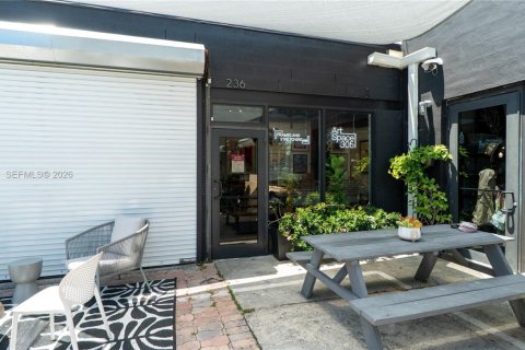 Immobilier commercial à vendre à Miami, Floride № 2024546 - photo 3