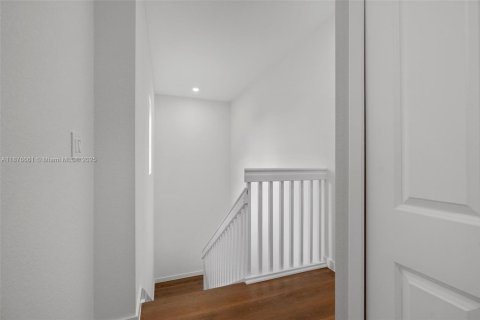 Townhouse in Miami, Florida 5 bedrooms № 1923604 - photo 29