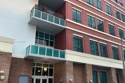 Condo in Miami, Florida, 1 bedroom  № 1705509 - photo 19