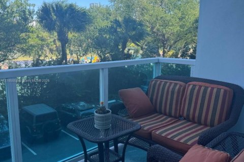 Condo in Miami, Florida, 1 bedroom  № 1705509 - photo 16