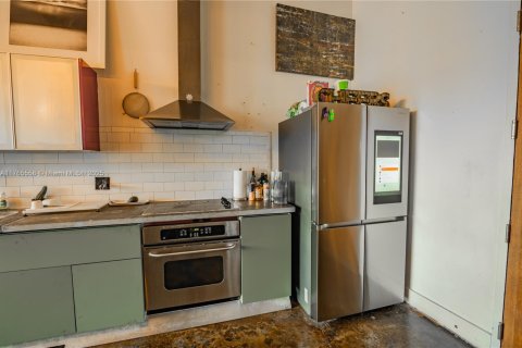 Condo in Miami, Florida, 1 bedroom  № 1705509 - photo 9
