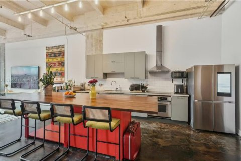 Condo in Miami, Florida, 1 bedroom  № 1705509 - photo 4