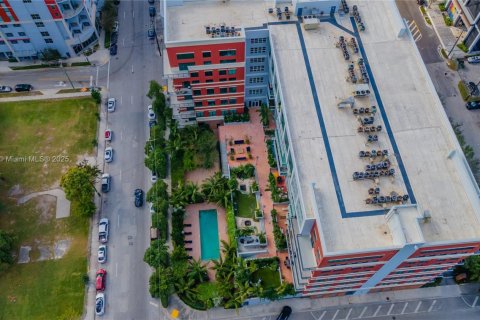 Condo in Miami, Florida, 1 bedroom  № 1705509 - photo 21