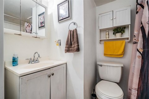 Condo in Tampa, Florida, 3 bedrooms № 2215048 - photo 24