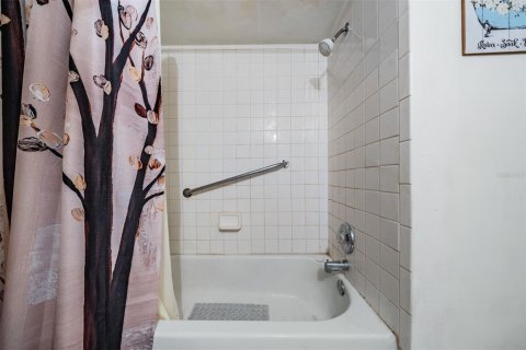 Condo in Tampa, Florida, 3 bedrooms № 2215048 - photo 23