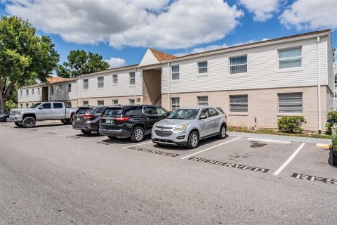 Condo in Tampa, Florida, 3 bedrooms № 2215048 - photo 2