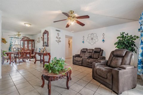 Condo in Tampa, Florida, 3 bedrooms № 2215048 - photo 11