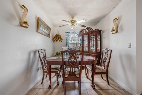 Condo in Tampa, Florida, 3 bedrooms № 2215048 - photo 13