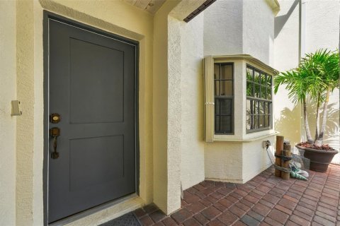 Townhouse in Merrit Island, Florida 3 bedrooms, 234.95 sq.m. № 2413419 - photo 7