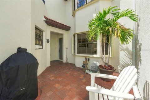 Townhouse in Merrit Island, Florida 3 bedrooms, 234.95 sq.m. № 2413419 - photo 6