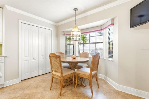 Townhouse in Merrit Island, Florida 3 bedrooms, 234.95 sq.m. № 2413419 - photo 10