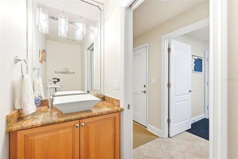 Townhouse in Merrit Island, Florida 3 bedrooms, 234.95 sq.m. № 2413419 - photo 17