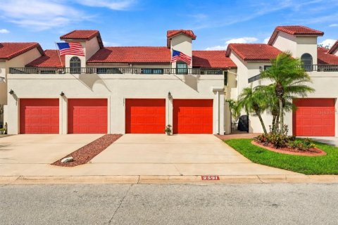 Townhouse in Merrit Island, Florida 3 bedrooms, 234.95 sq.m. № 2413419 - photo 4