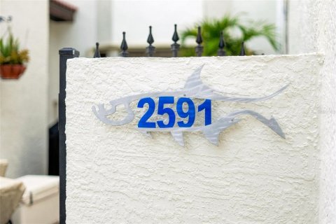 Townhouse in Merrit Island, Florida 3 bedrooms, 234.95 sq.m. № 2413419 - photo 5