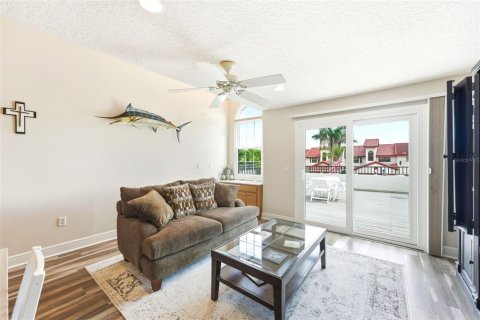 Townhouse in Merrit Island, Florida 3 bedrooms, 234.95 sq.m. № 2413419 - photo 30
