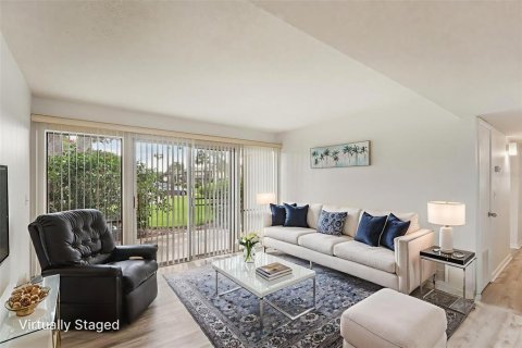 Condo in Palm Coast, Florida, 2 bedrooms  № 1906579 - photo 3