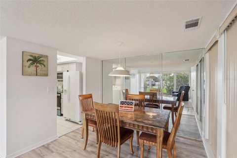 Condo in Palm Coast, Florida, 2 bedrooms  № 1906579 - photo 6