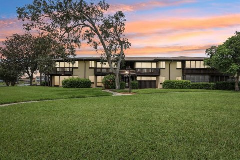 Condo in Palm Coast, Florida, 2 bedrooms  № 1906579 - photo 24