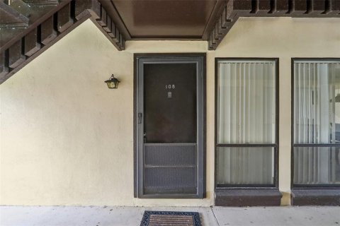 Condo in Palm Coast, Florida, 2 bedrooms  № 1906579 - photo 15