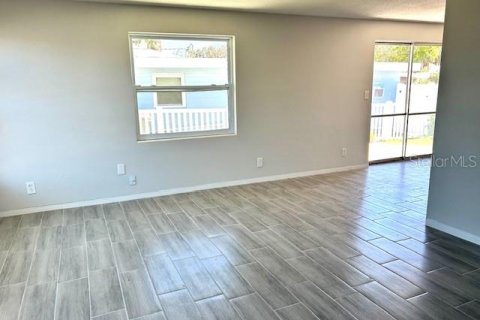 House in Daytona Beach, Florida 2 bedrooms, 88.91 sq.m. № 1585939 - photo 8