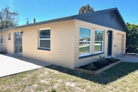 House in Daytona Beach, Florida 2 bedrooms, 88.91 sq.m. № 1585939 - photo 2