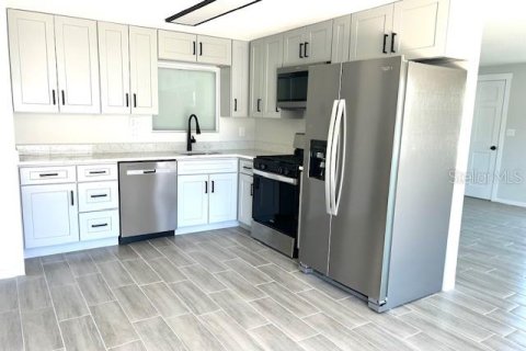 House in Daytona Beach, Florida 2 bedrooms, 88.91 sq.m. № 1585939 - photo 6