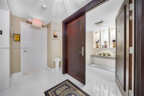 Copropriété à vendre à Sunny Isles Beach, Floride: 2 chambres, 167.04 m2 № 2413085 - photo 10