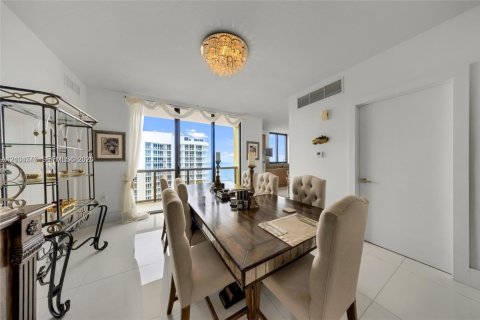 Copropriété à vendre à Sunny Isles Beach, Floride: 2 chambres, 167.04 m2 № 2413085 - photo 24