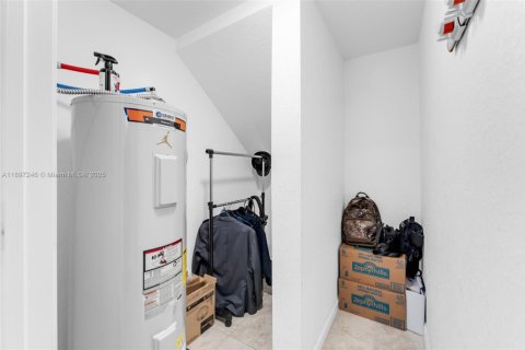Townhouse in Homestead, Florida 3 bedrooms, 160.81 sq.m. № 1949010 - photo 13