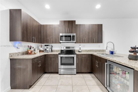 Adosado en venta en Homestead, Florida, 3 dormitorios, 160.81 m2 № 1949010 - foto 5