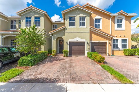 Adosado en venta en Homestead, Florida, 3 dormitorios, 160.81 m2 № 1949010 - foto 1