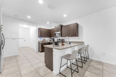 Adosado en venta en Homestead, Florida, 3 dormitorios, 160.81 m2 № 1949010 - foto 7