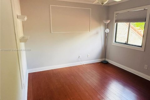 Villa ou maison à louer à Miami, Floride: 5 chambres, 236.9 m2 № 1848863 - photo 18