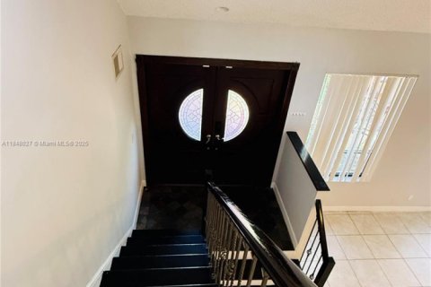 Villa ou maison à louer à Miami, Floride: 5 chambres, 236.9 m2 № 1848863 - photo 25