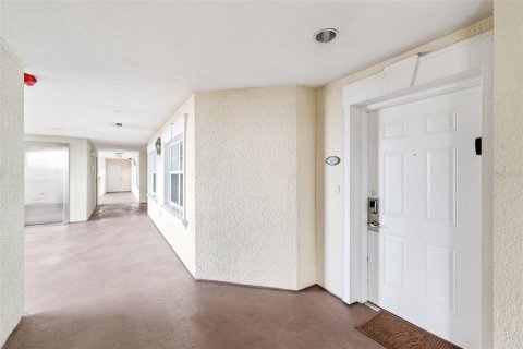 Condominio en alquiler en Four Corners, Florida, 3 dormitorios, 151.43 m2 № 2108476 - foto 3