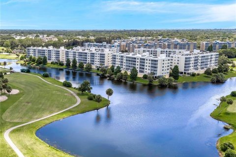 Condo in Largo, Florida, 3 bedrooms  № 2351855