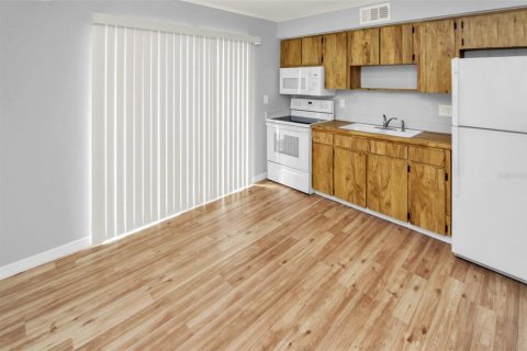 Condominio en venta en Pinellas Park, Florida, 2 dormitorios, 68.75 m2 № 1295448 - foto 5